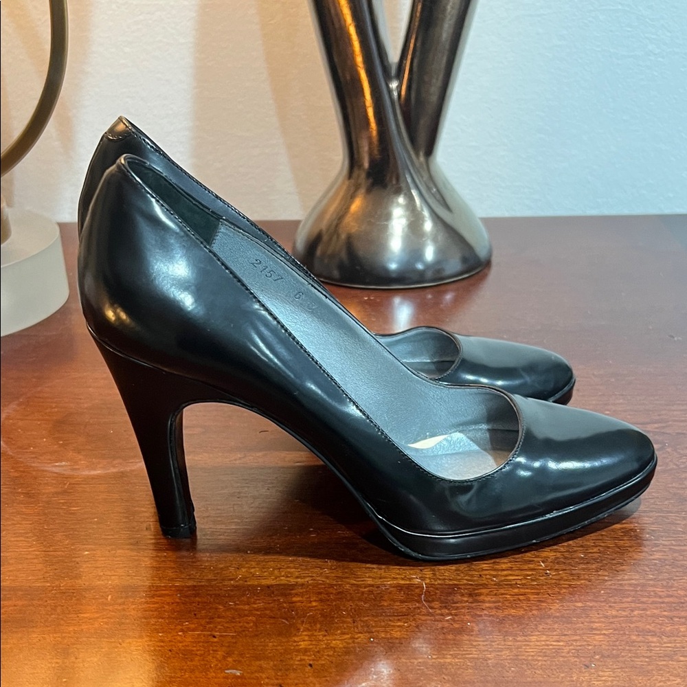 Max de Carlo Black Platform Heels - Picture 3 of 6